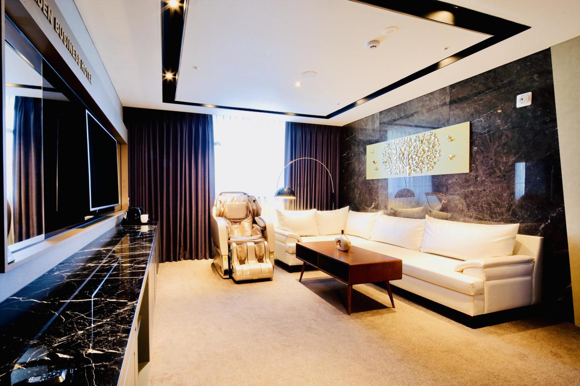 Golden Business Hotel Jinju Exterior photo