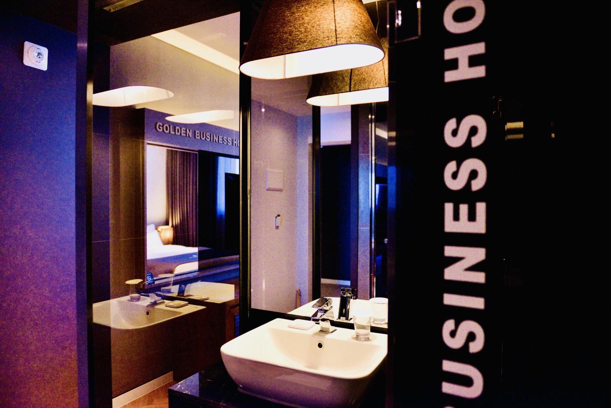 Golden Business Hotel Jinju Exterior photo