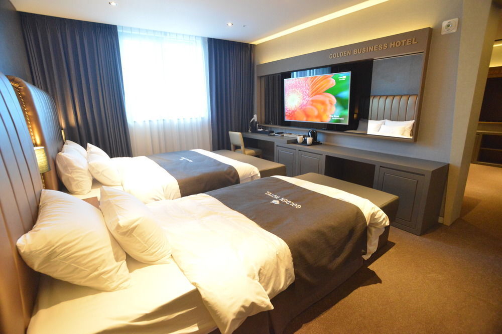 Golden Business Hotel Jinju Exterior photo