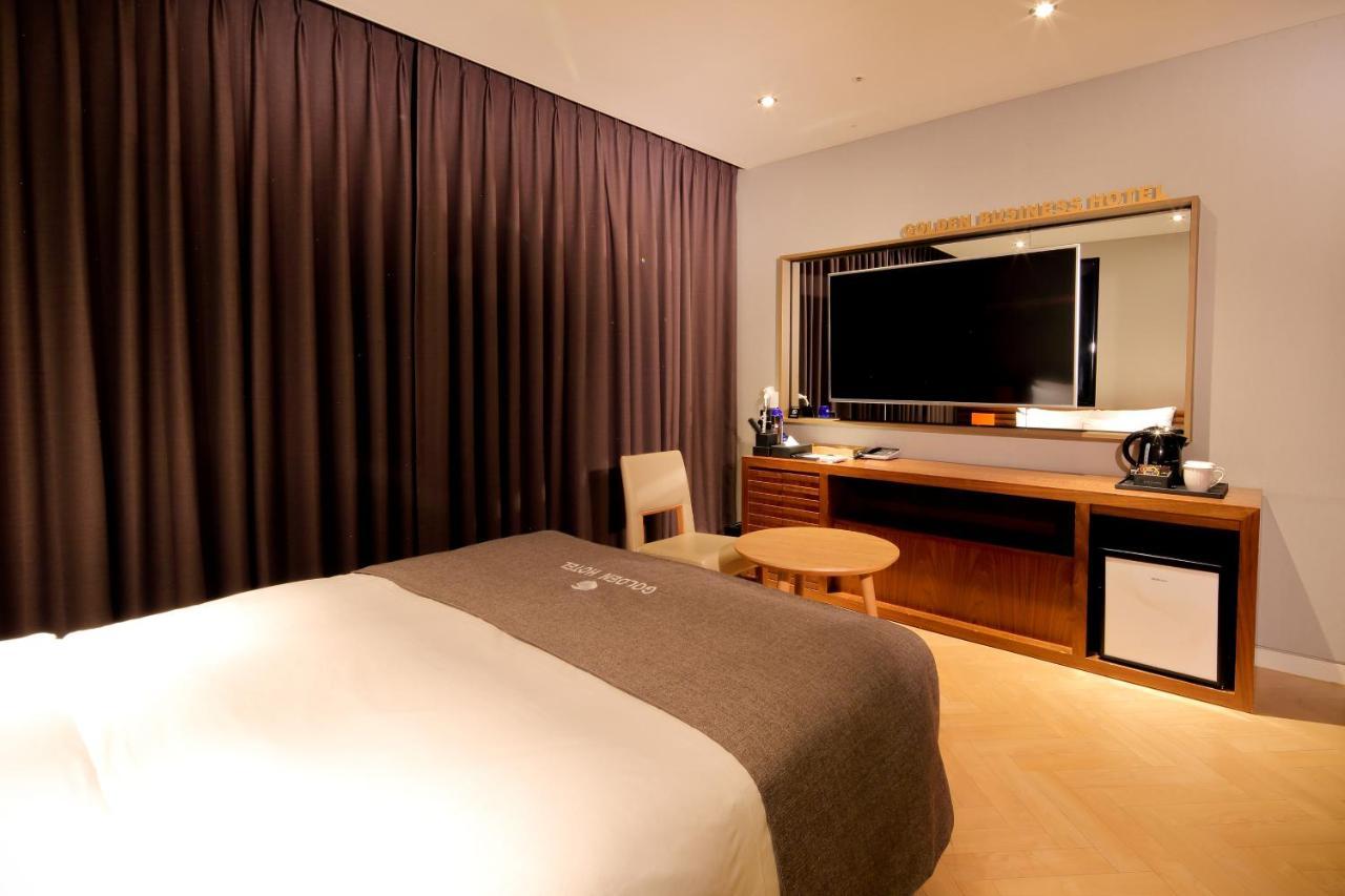 Golden Business Hotel Jinju Exterior photo