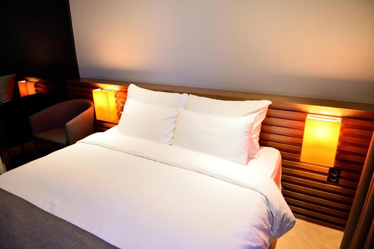 Golden Business Hotel Jinju Exterior photo